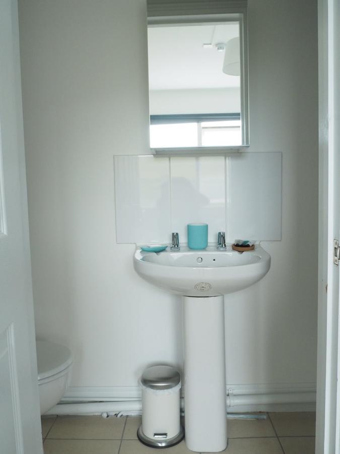 Inn Wax, Watergate 3*